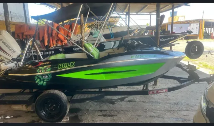 Lancha Xspeed 2017 - Motor Evinrude 60hp / 22 horas + Carreta Rodoviária 2017