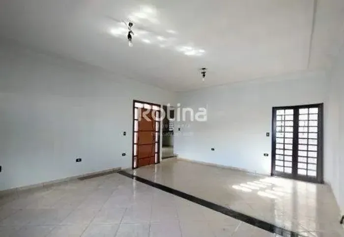 Casa à venda, 3 quartos, Cidade Jardim - Uberlândia/MG - Rotina Imobiliária