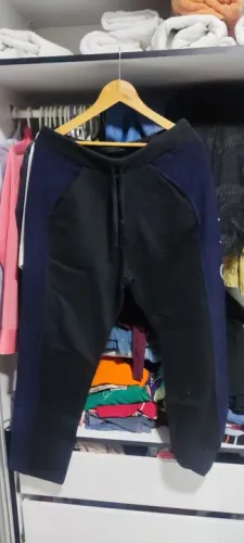 Calça Calvin Klein de Moletom Masculina - Preta e Azul