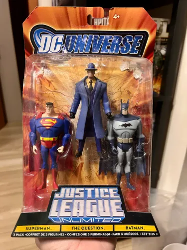DC Universe Justice League Unlimited Superman, Questão e Batman - Pack 3 Figuras