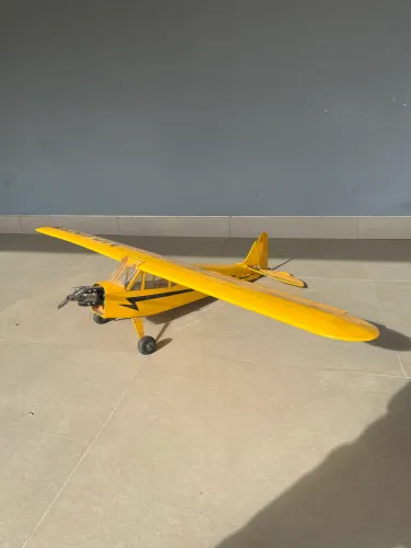 Aeromodelo Piper J-3 Cub
