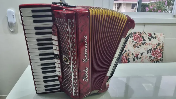 Acordeon paolo soprani 120 baixos oitavada 