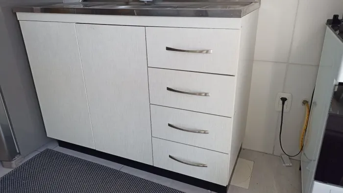 Balcão de pia, pia inox e aéreo de cozinha em mdf