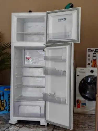 Geladeira Eletrolux Duplex 362 litros Semi-nova (( Gela muito )) Aproveite Imperdível.