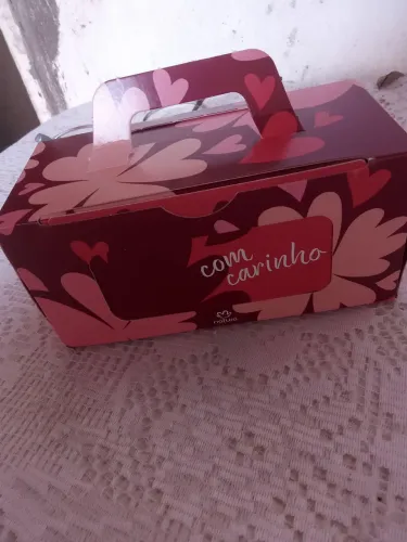 Caixa de presente Natura com carinho