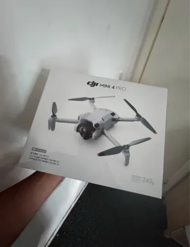 DJI Mini 4 Pro Fly More + RC2 com Tela + Filtros + Cartões - TOP DE LINHA!