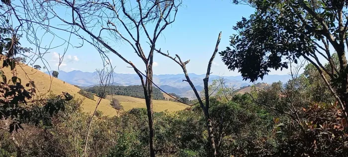Terreno aconchegante em meio a natureza!!