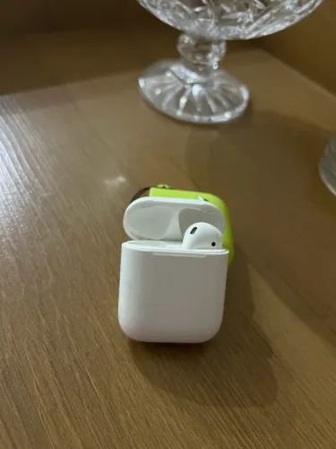 Vendo IPods 2 com estojo e capa (apenas 1 funcionando)