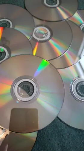 300 Mídias variadas CD, DVD, BLU-RAY (para artesanato) DIY