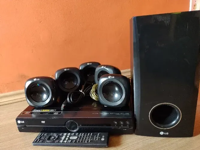 Vendo Home Theater LG 300W, com função karaokê