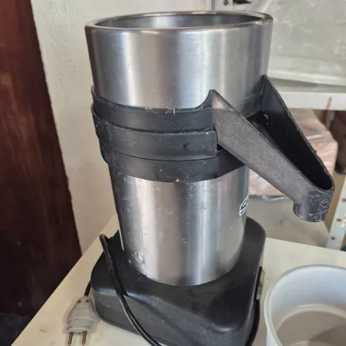 ? Extrator de Suco Industrial Inox ESB Super-N Skymsen ?