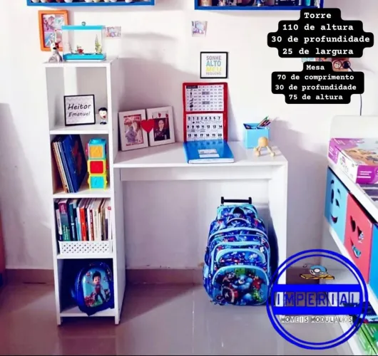 Escrivaninha branca com estante - Ideal para estudo!