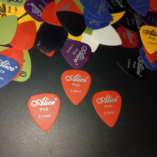 3 PALHETAS P$16,00