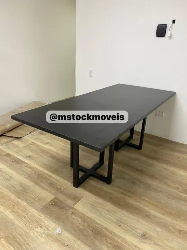 mesa de reuni?o 2,00 x 0,90m cabe ate 8 lugares tampo de 30mm pés central 