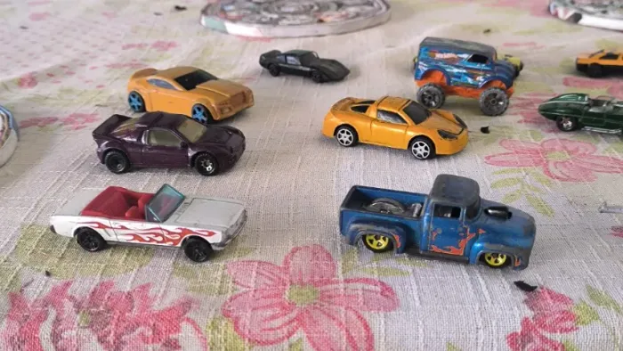 Coleção de miniaturas hot Wheels 15 carrinhos