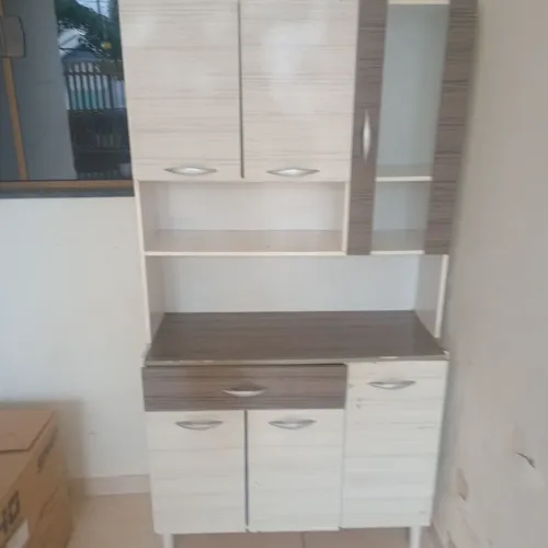 Armário de cozinha pequeno 