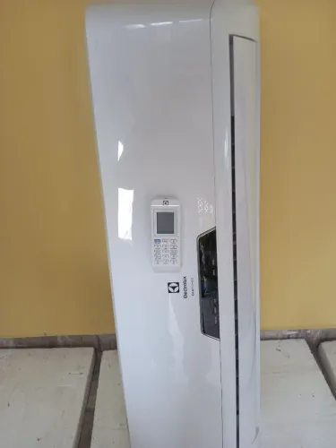 Evaporadora Electrolux 22 mil BTUs , Sem Uso 