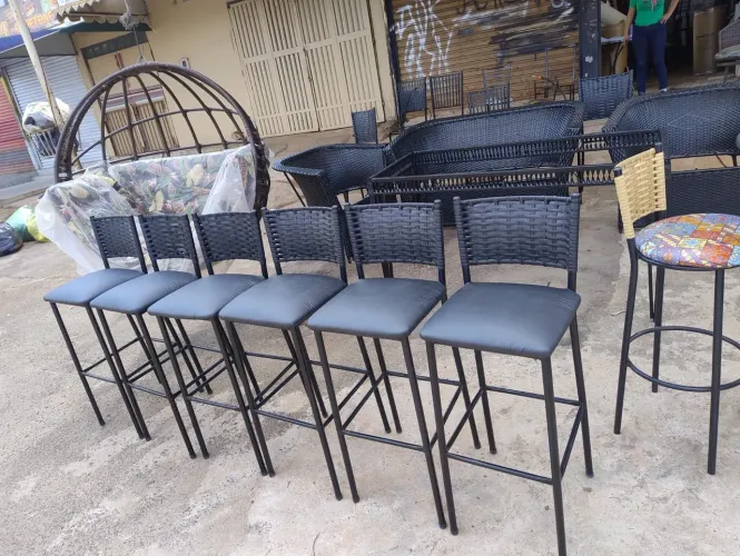 Banqueta quadrada com fibra