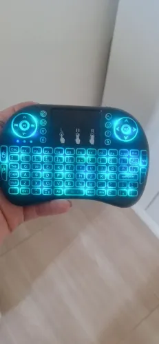 Controle remoto com teclado numérico. Perfeito para smartv