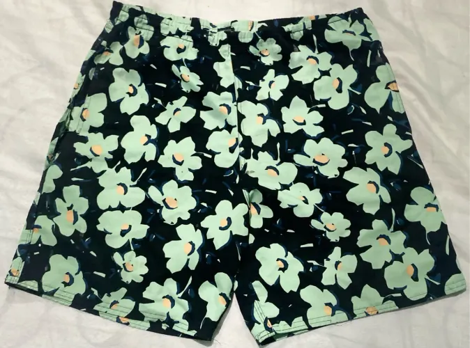 Shorts Floral Azul e Verde - Perfeito para o Verão!
