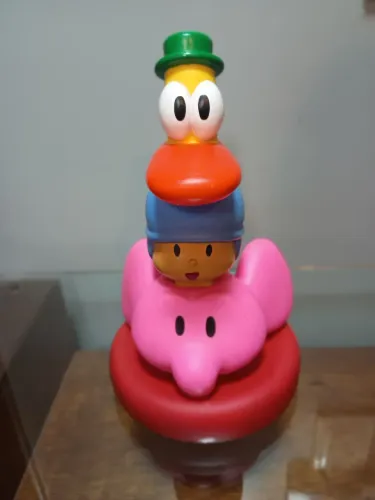 Brincadeira de encaixe Pocoyo 
