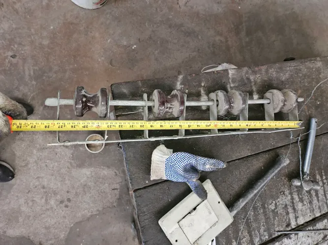 Isolador para rede elétrica industrial trifásico 