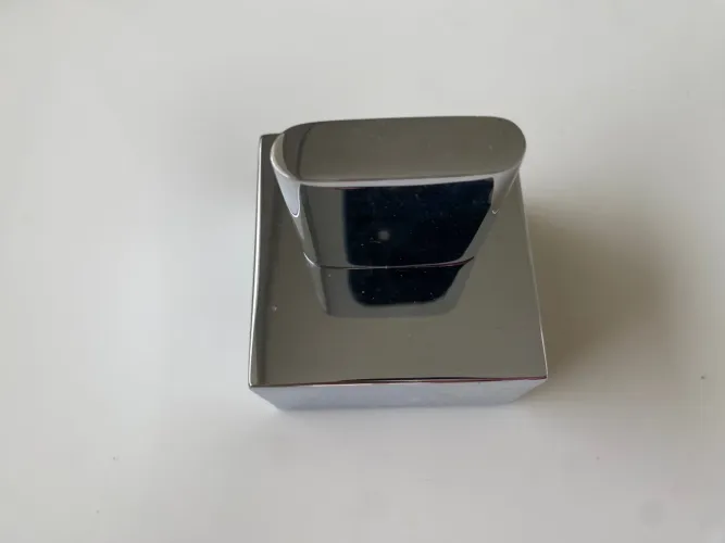 Acabamento para registo 11/4? -  Cromada Elegante e Moderna