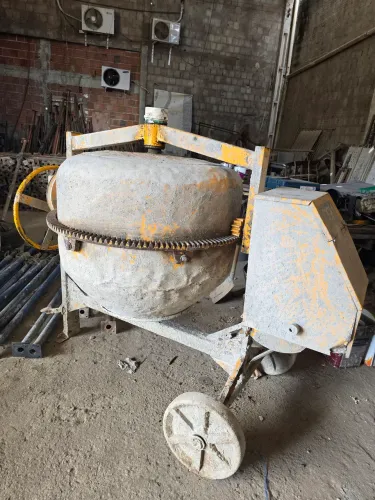 Betoneira Usada 400 litros, motor WEG original