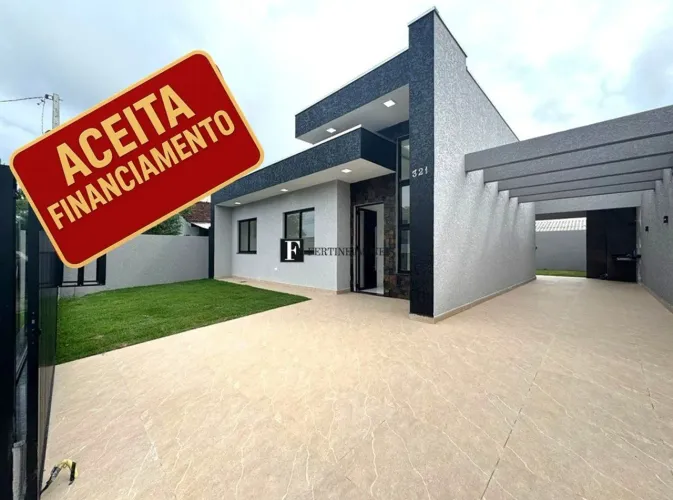 Casa com espaço de terreno e piscina em Ipanema