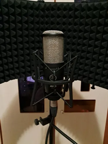 Microfone AKG P220 condensador cardioide