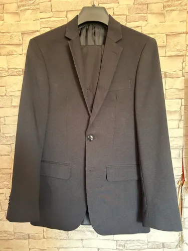 Terno Preto Slim Completo - Paletó 42 e Calça 38