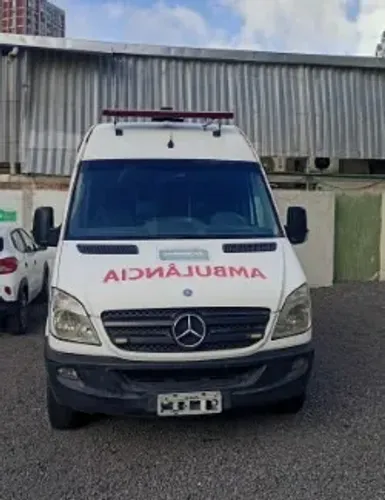Mercedes-Benz Sprinter 415 Furgão E.l.t.alt. 2.2 Dies. 2015
