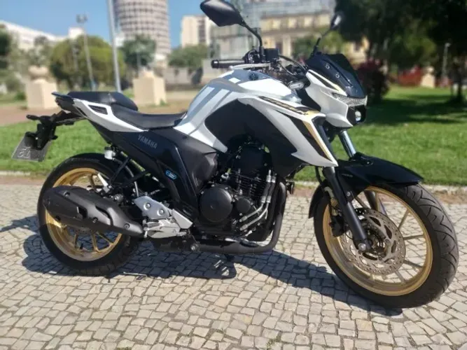 Yamaha FZ25 Connected 250 Flex ABS Só 2.750km (Muito Novo) Financio em até 48