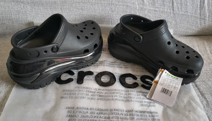 CROCS NOVO E ORIGINAL TAMANHO 35