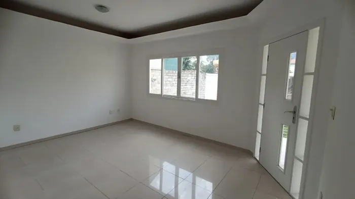 Linda casa com 3 quartos em Piratininga para locação