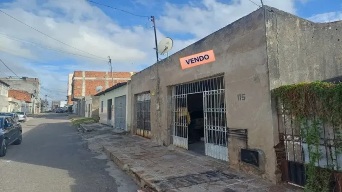 Casa no Bairro Perpetuou Socorro -Paulo Afonso -Ba - 3 Quarto - Área construida 118 m2