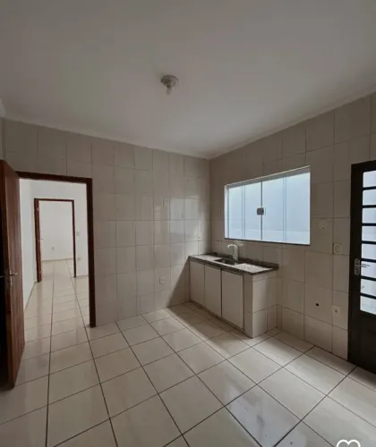 Casa com 2 Quartos Rua Alberto Teixeira da Cunha