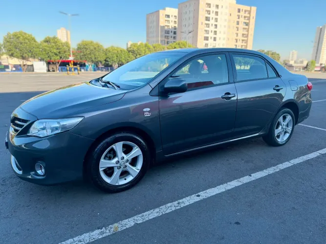 Toyota Corolla GLI 1.8 Flex 16V Mec. 2014
