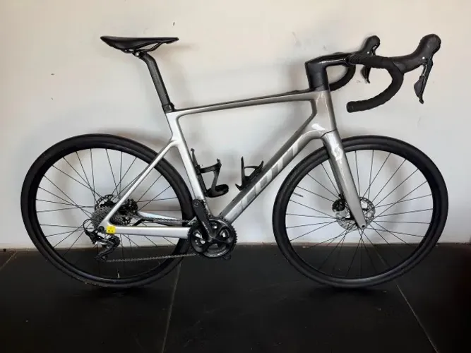 SCOTT Addict eRIDE 20 - Tamanho 56 | E-Bike de Estrada