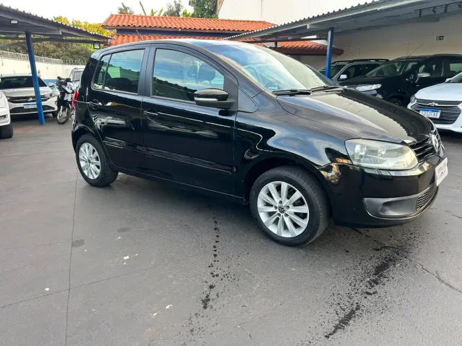 Volkswagen Fox 1.6 MI Total Flex 8V 5P 2013