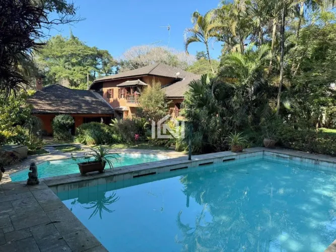 Casa para venda ou locação no Miolo da Granja Viana