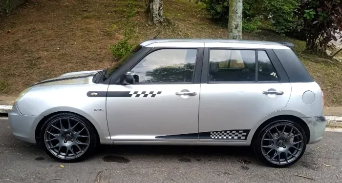 Lifan 320 Elite 1.3 16V 88cv 5P 2011
