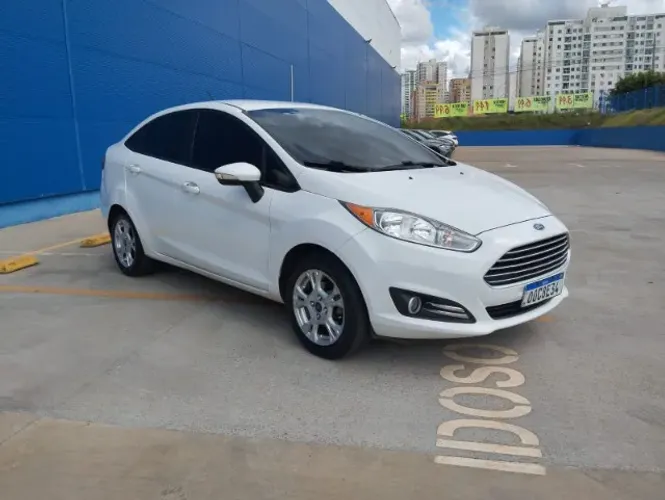 Ford Fiesta Sedan 1.6 16V Flex Aut. 2014
