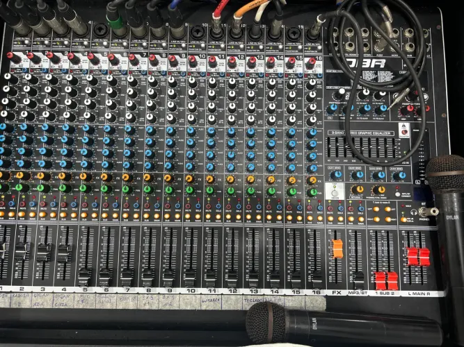 Mesa de som analógica Dbr Dm16