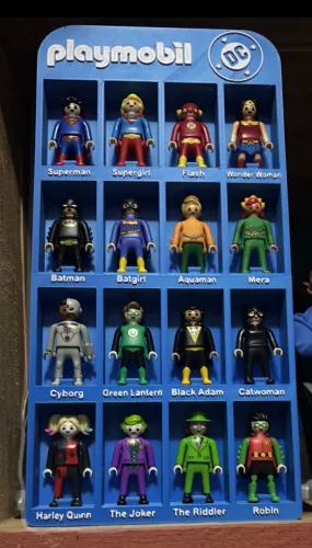 Expositor Azul mais Bonecos Playmobil DC Kinder Ovo Completo