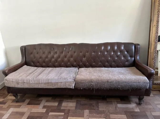 SOFA RETRO COURO