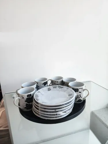 Kit jogo de 6 xícaras de café com pires e bandeja redonda