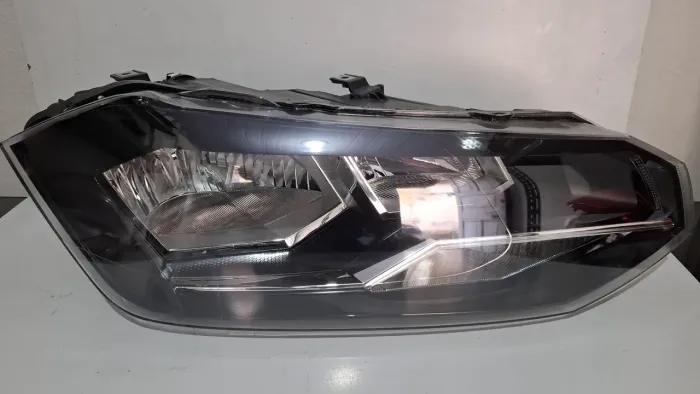 Farol Polo /virtus lado Direito (carona)