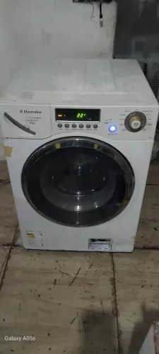 LAVA E SECA ELECTROLUX PARA RETIRAR PEÇAS.$ 280 RETIRAR NO LOCAL