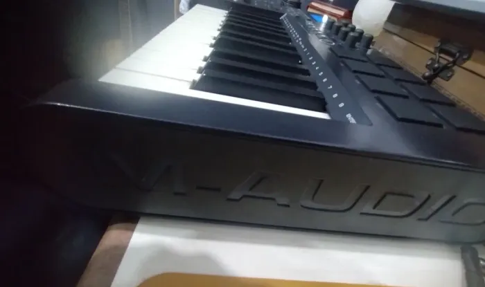 Teclado controlador M-Audio axiom 25 